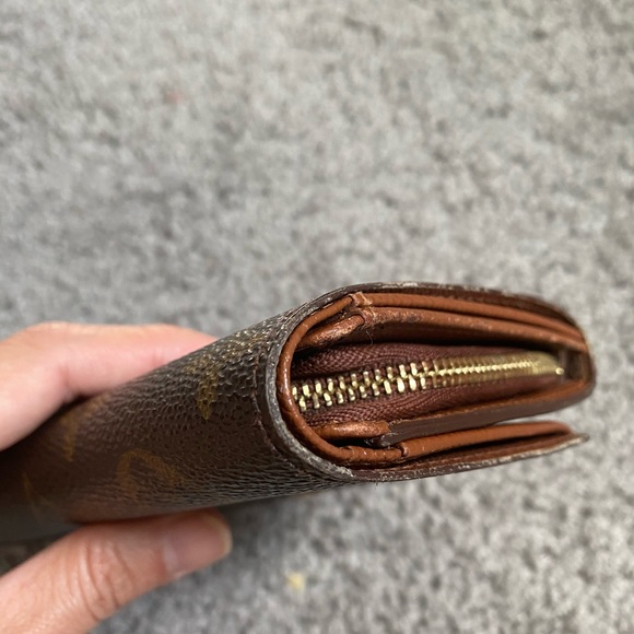 LV Wallet - Picture 7 of 16
